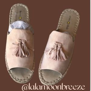 Adorable chic Pale pink suede slip on mules.        (practically new) 🌺